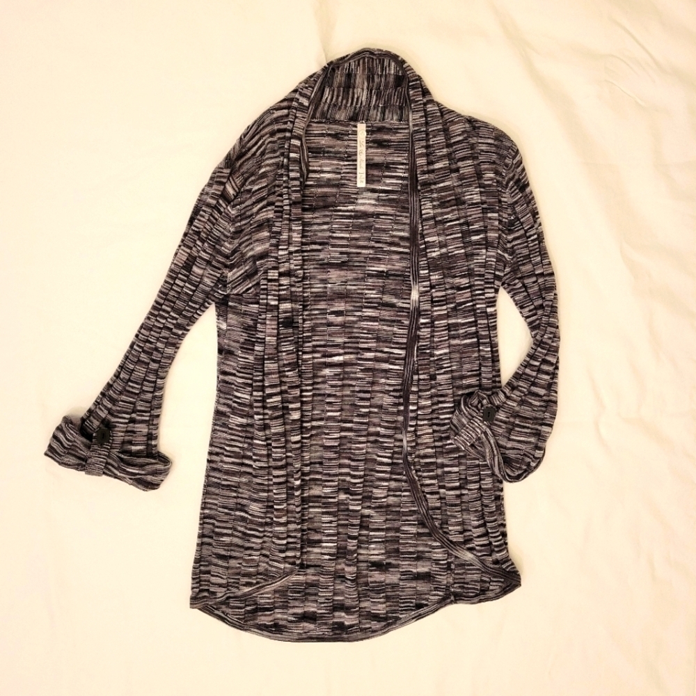 Leo & Nicole Black and White Open Front Cardigan Size Medium